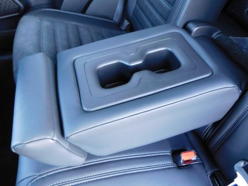 New 2025 Mitsubishi Outlander SE image 32