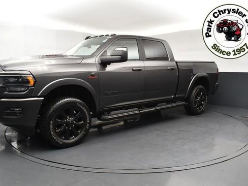 Used 2024 RAM 3500 Limited AWD/4WD image 3