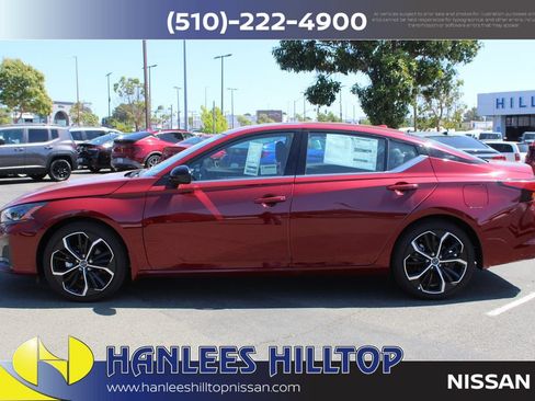 New 2025 Nissan Altima 2.5 SR w/ SR Premium Package FWD image 2