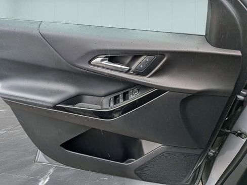 Used 2025 Chevrolet Equinox LT FWD image 14