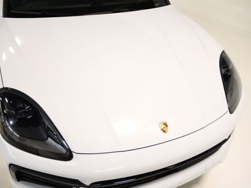 Used 2023 Porsche Cayenne Coupe w/ Towing Package w/o Tow Ball AWD/4WD image 31