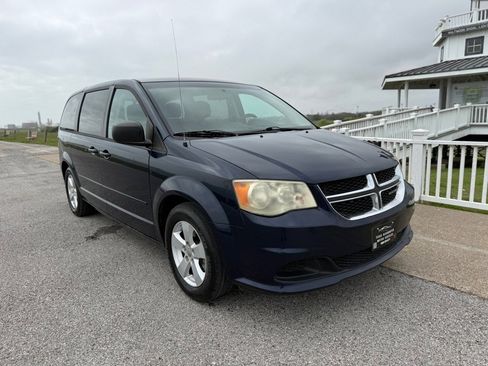 Used 2013 Dodge Grand Caravan SE image 3