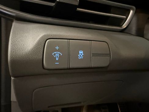 Certified 2025 Hyundai Elantra Sport image 38