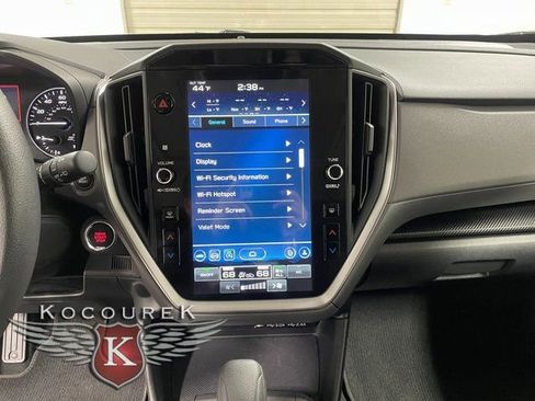 Used 2025 Subaru Crosstrek 2.0i Premium image 15