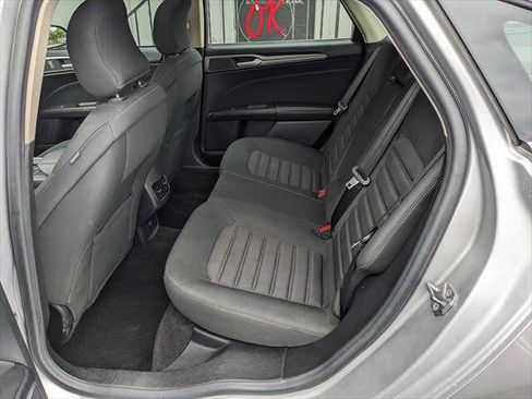 Used 2019 Ford Fusion SE FWD image 11