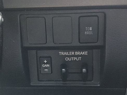 Used 2020 Toyota Tundra SR5 w/ SR5 Upgrade Package image 20