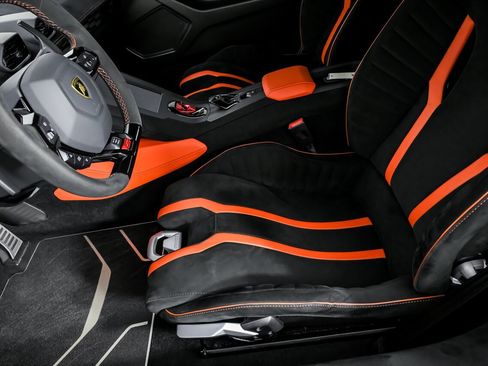 Used 2023 Lamborghini Huracan STO image 18