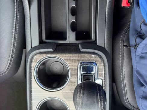 Used 2016 GMC Acadia SLT image 25