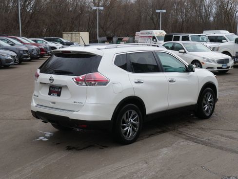 Used 2015 Nissan Rogue SL w/ SL Premium Package image 3