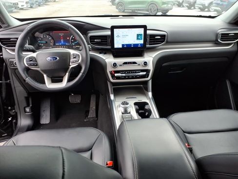 Certified 2023 Ford Explorer XLT w/ Equipment Group 202A image 15