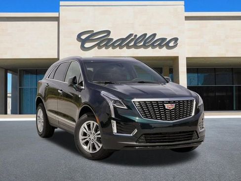 New 2026 Cadillac XT5 Luxury image 2