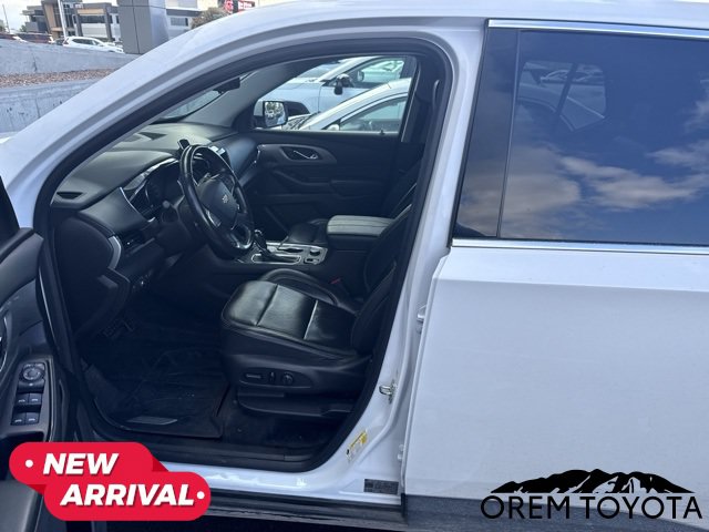 Used 2019 Chevrolet Traverse LT w/ LT Premium Package AWD/4WD image 5