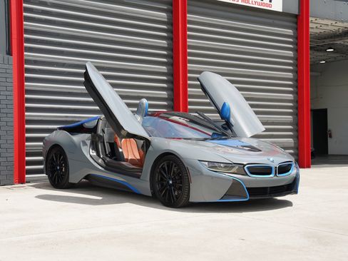Used 2019 BMW i8 Roadster AWD/4WD image 11