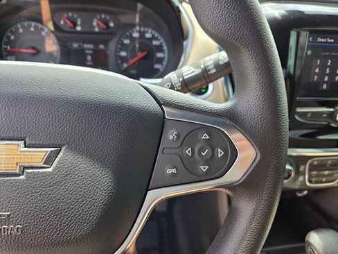 Used 2023 Chevrolet Traverse LS FWD image 32