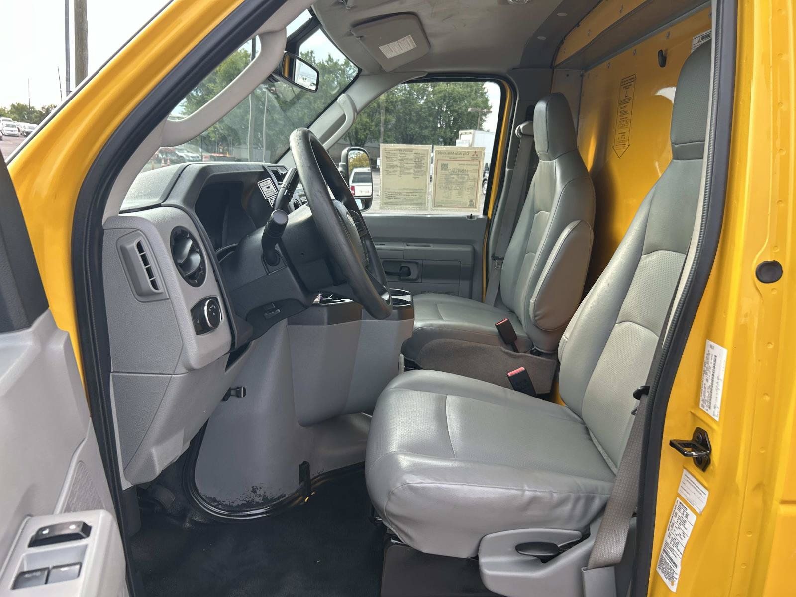 Used 2022 Ford E-350 and Econoline 350 Super Duty RWD image 29