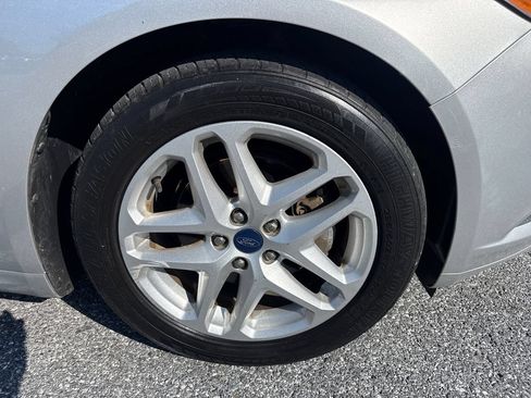 Used 2016 Ford Fusion SE FWD image 28