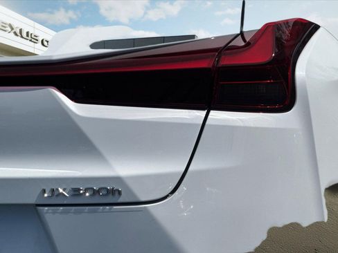 New 2026 Lexus UX 300h FWD image 13