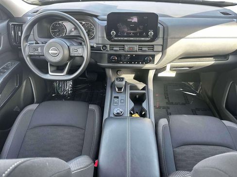 Used 2025 Nissan Pathfinder S image 13