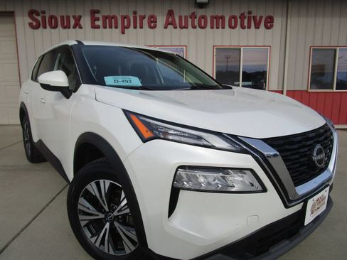 Used 2022 Nissan Rogue SV AWD/4WD image 1