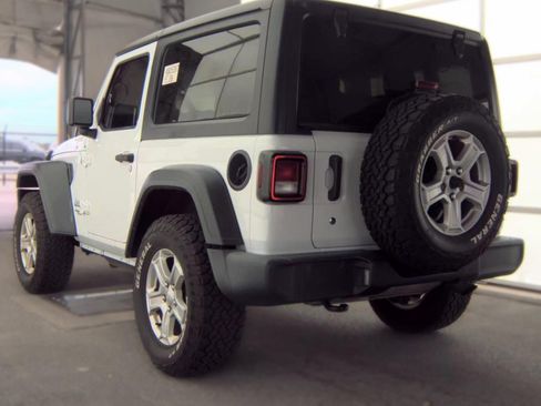 Used 2018 Jeep Wrangler Sport AWD/4WD image 5