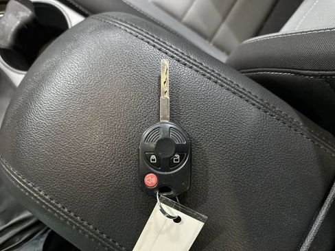 Used 2016 Ford Escape SE FWD image 29