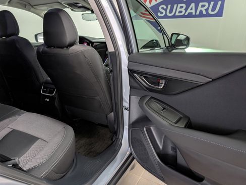 Used 2025 Subaru Outback Premium image 29