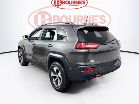 Used 2016 Jeep Cherokee Trailhawk w/ Comfort/Convenience Group AWD/4WD image 9