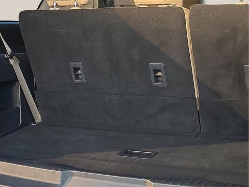 Used 2024 Ford Expedition Limited image 8