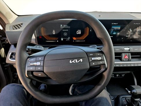 Used 2025 Kia K4 FWD image 12