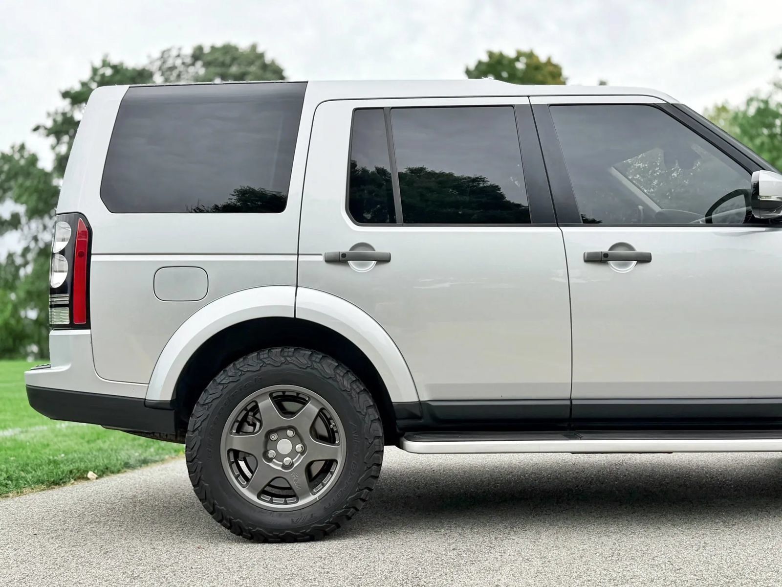 Used 2016 Land Rover LR4 HSE AWD/4WD image 23
