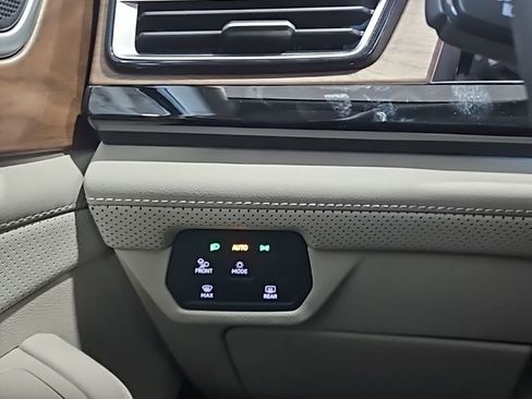 New 2026 Volkswagen Atlas SE FWD image 39