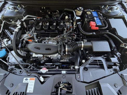 Used 2025 Honda Accord SE image 40