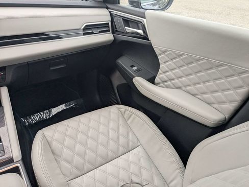 Used 2024 Mitsubishi Outlander SEL image 14