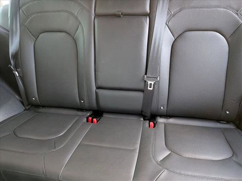 Used 2023 Land Rover Defender 90 S image 15