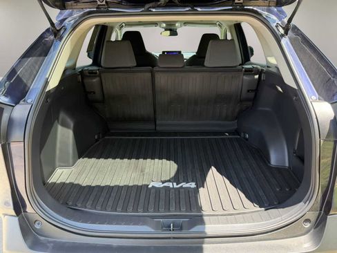Used 2023 Toyota RAV4 XLE AWD/4WD image 88