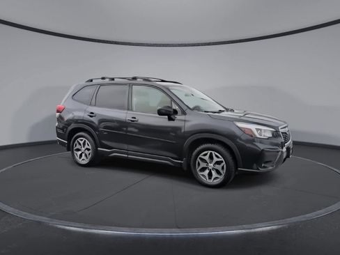 Used 2019 Subaru Forester Premium image 2