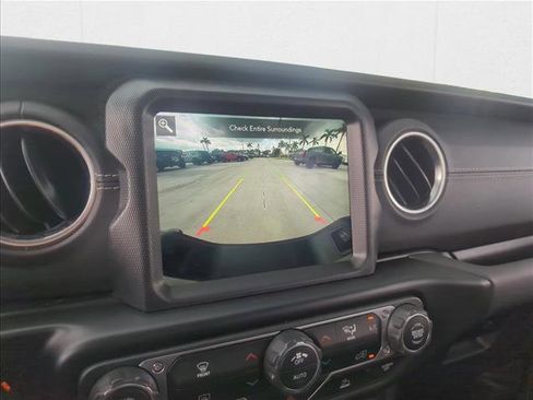 Used 2022 Jeep Gladiator Overland w/ Popular Equipment Package image 13