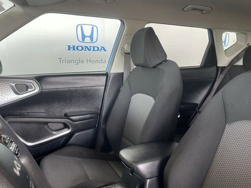 Used 2024 Kia Soul LX image 13