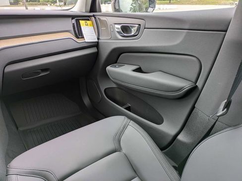 New 2026 Volvo XC60 B5 Plus w/ Protection Package Premier AWD/4WD image 20