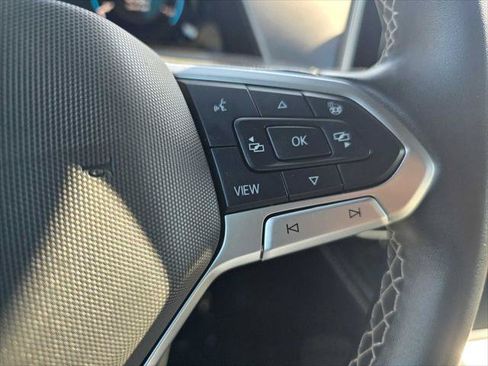 Used 2025 Volkswagen Atlas Cross Sport SE FWD image 33