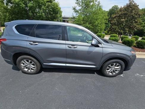 Used 2019 Hyundai Santa Fe SEL FWD image 9