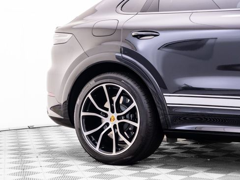 Used 2022 Porsche Cayenne Turbo AWD/4WD image 38