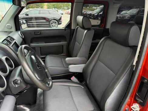 Used 2005 Honda Element EX image 18