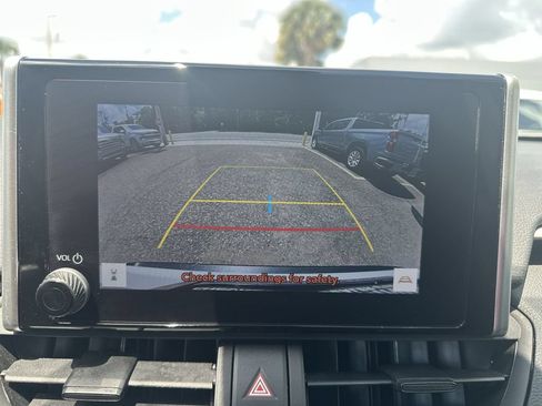 Used 2024 Toyota RAV4 XLE FWD image 25