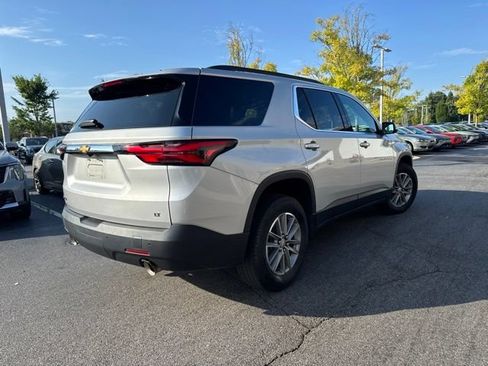 Used 2022 Chevrolet Traverse LT FWD image 5