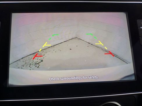 Used 2023 Nissan Leaf S image 9