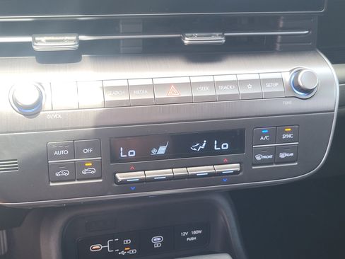 Used 2024 Hyundai Kona SEL AWD/4WD image 18