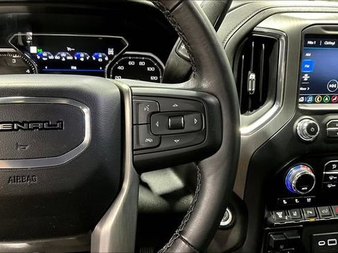 Used 2022 GMC Sierra 2500 Denali w/ Denali Black Diamond Edition AWD/4WD image 13