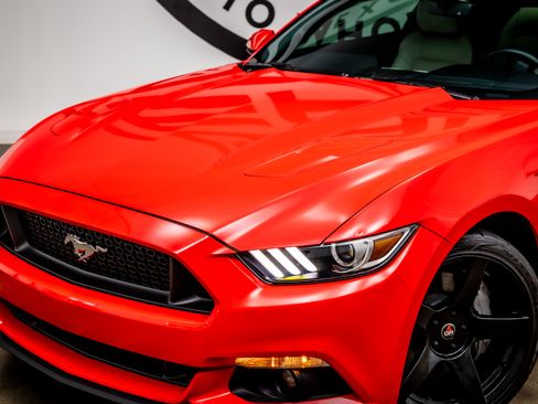 Used 2017 Ford Mustang GT Premium RWD image 21