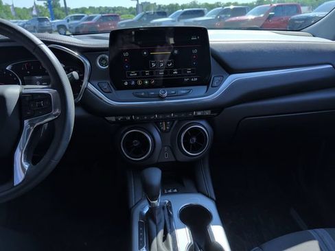 Used 2023 Chevrolet Blazer LT w/ Convenience Package FWD image 18
